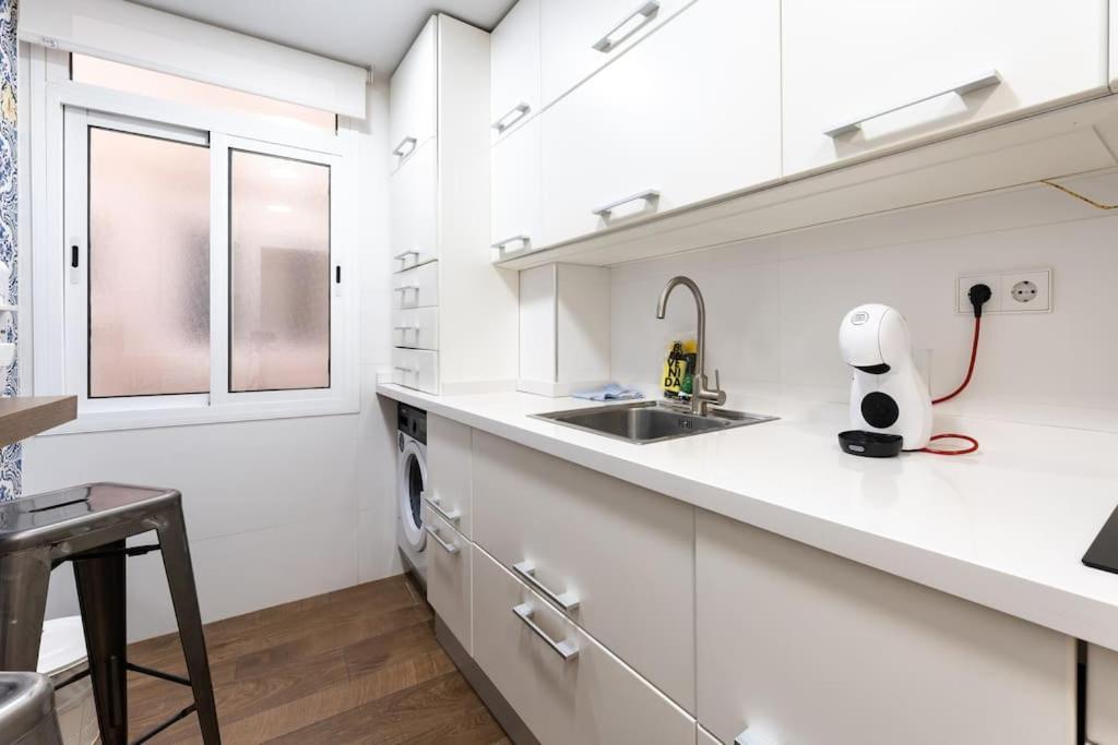 Super Central Malaga Flat With Terrace And Free Parking Buitenkant foto
