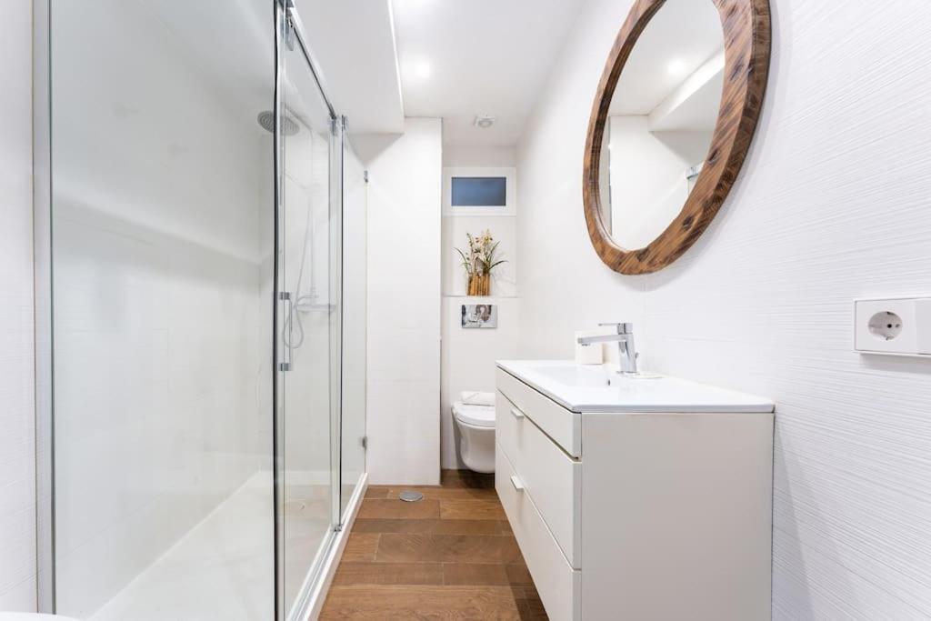 Super Central Malaga Flat With Terrace And Free Parking Buitenkant foto