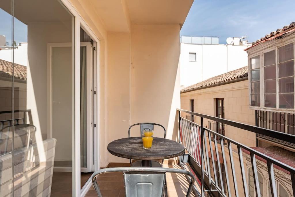 Super Central Malaga Flat With Terrace And Free Parking Buitenkant foto